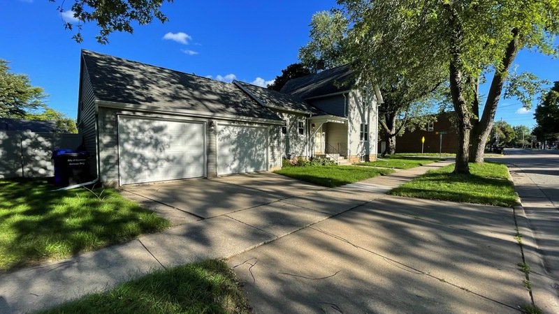 932 West 8th Street property image