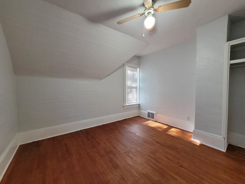 932 West 8th Street property image