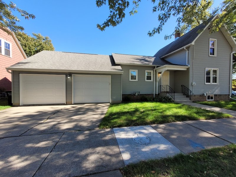 932 West 8th Street property image