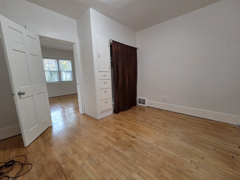 932 West 8th Street property image