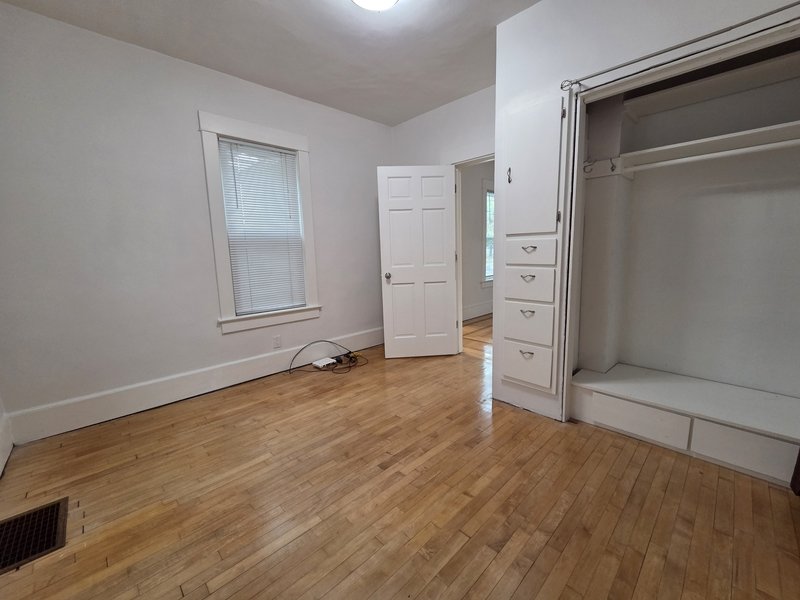 932 West 8th Street property image