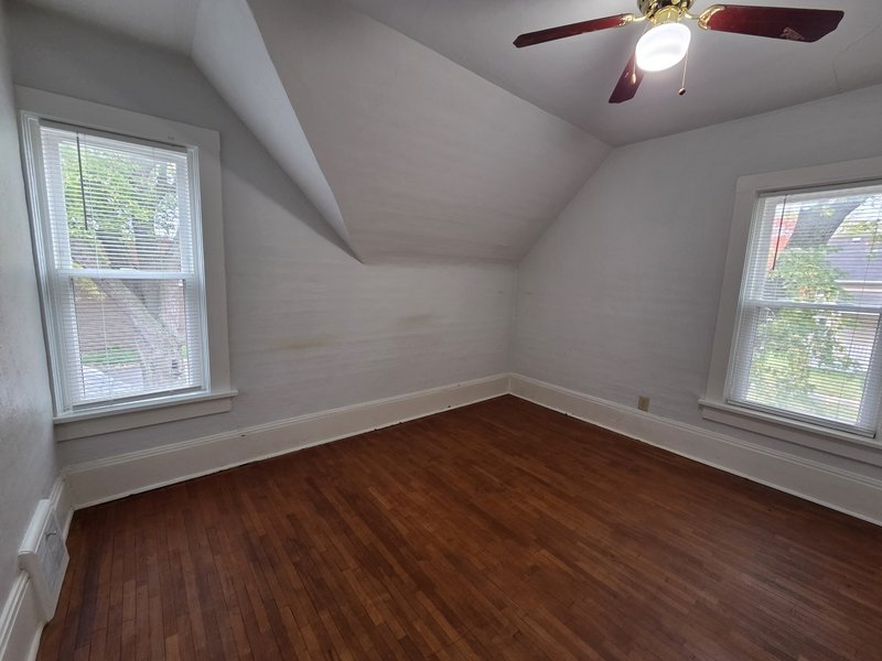 932 West 8th Street property image