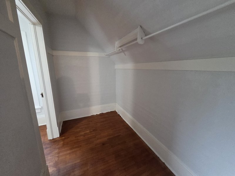 932 West 8th Street property image