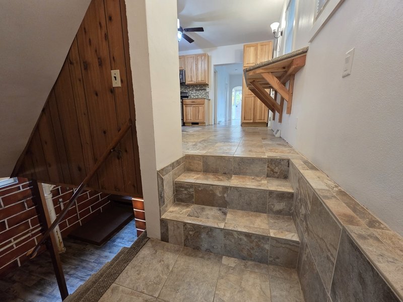 932 West 8th Street property image