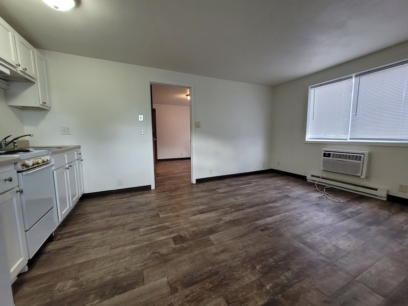 1914 Division Street - 12 property image