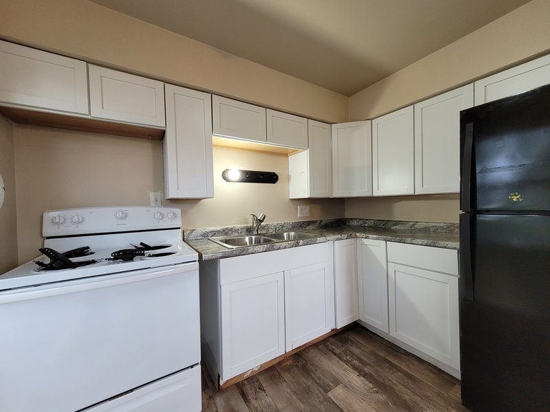 112 Andrew Avenue - 4 property image