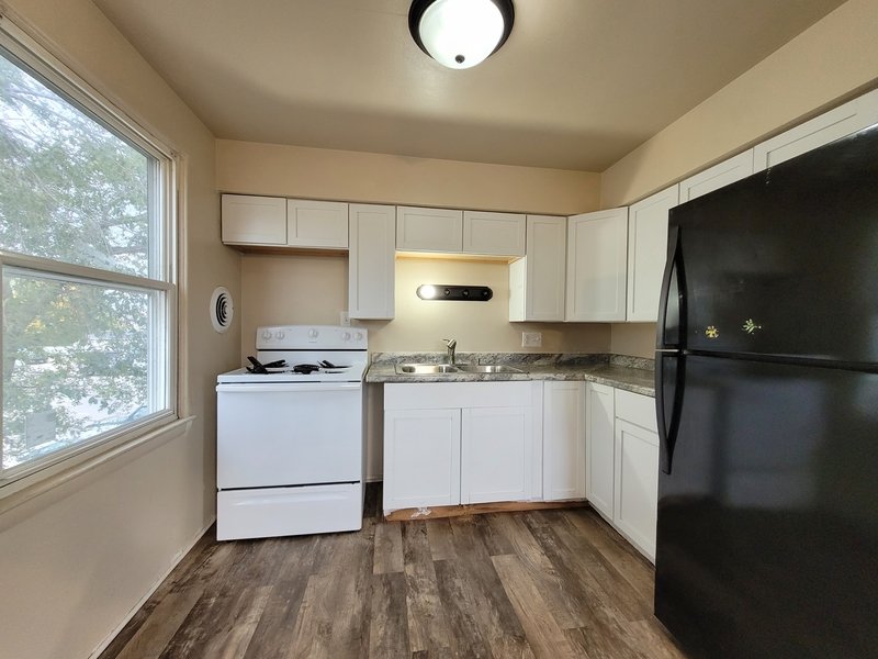 112 Andrew Avenue - 4 property image