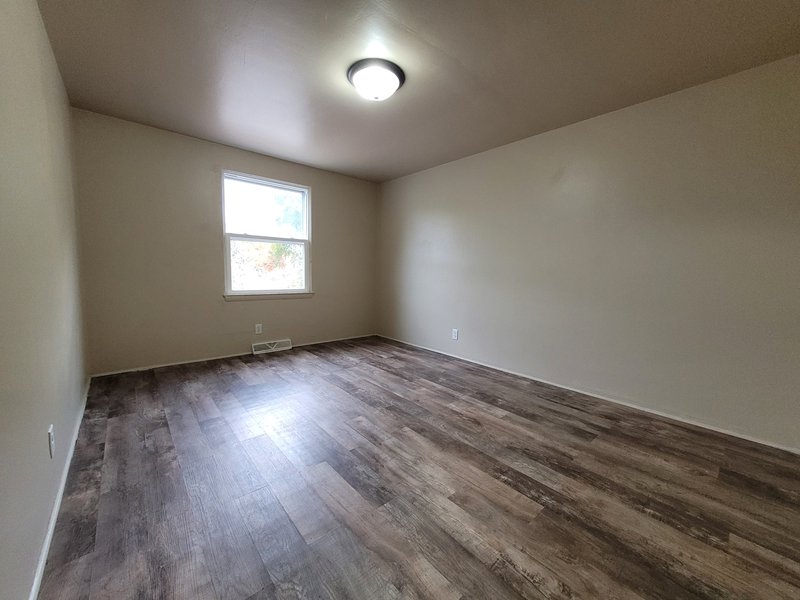 112 Andrew Avenue - 4 property image