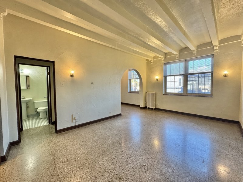 425 S Monroe Ave - 1c property image