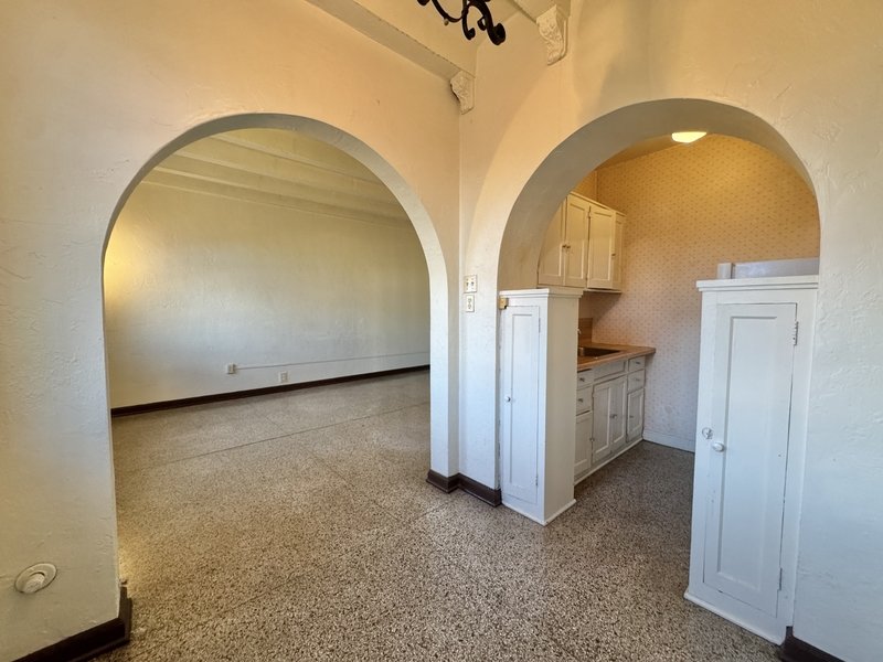 425 S Monroe Ave - 1c property image