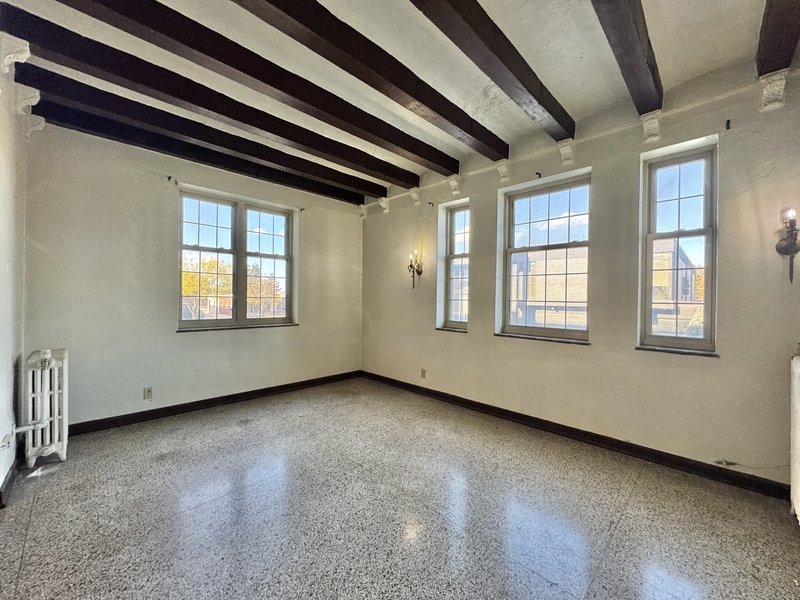 425 S Monroe Ave - 1f property image