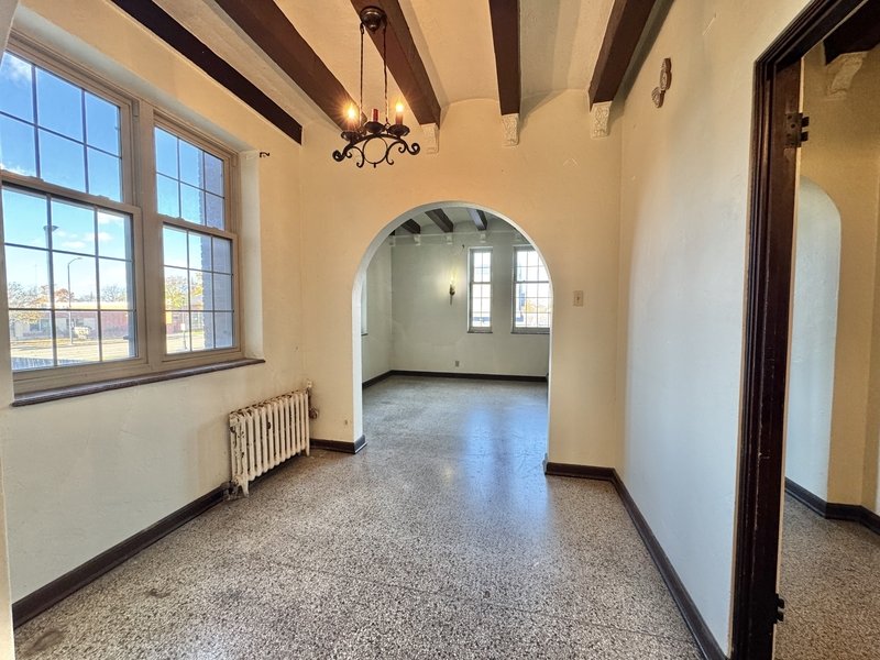 425 S Monroe Ave - 1f property image