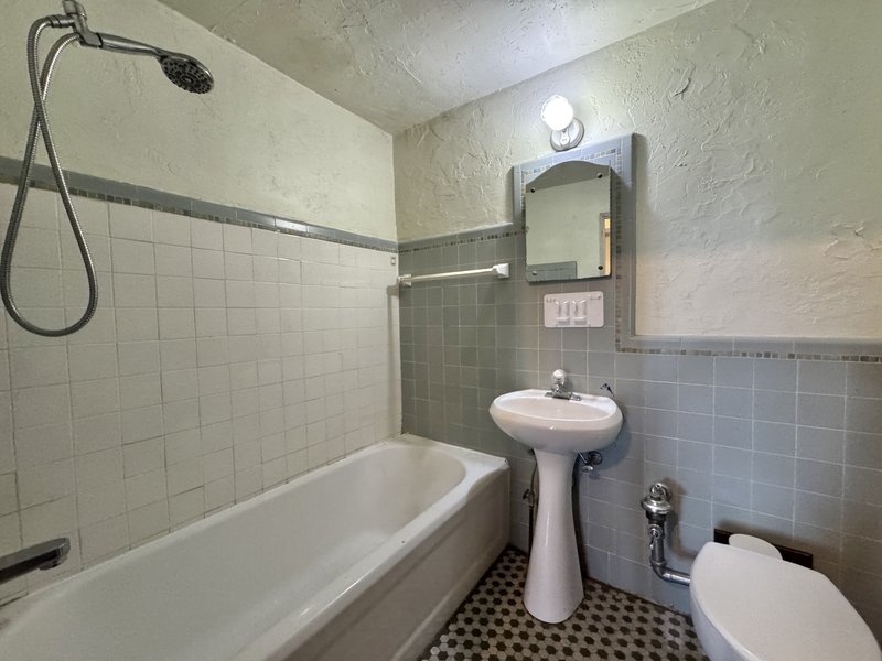 425 S Monroe Ave - 1f property image