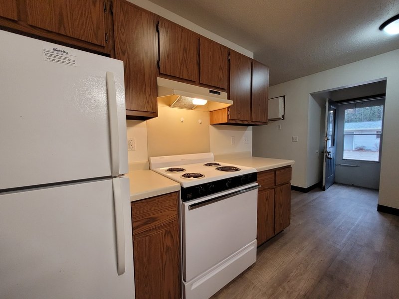 406 North Barkman Street - 1 property image