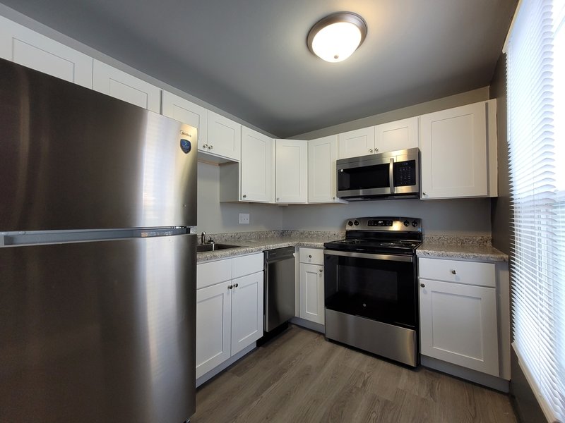 401 South Van Buren Street - 6 property image