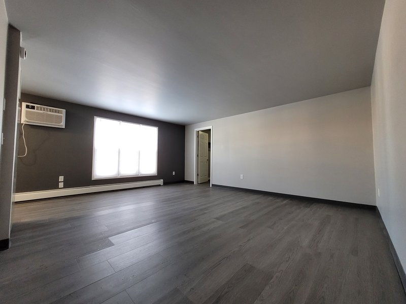 401 South Van Buren Street - 6 property image