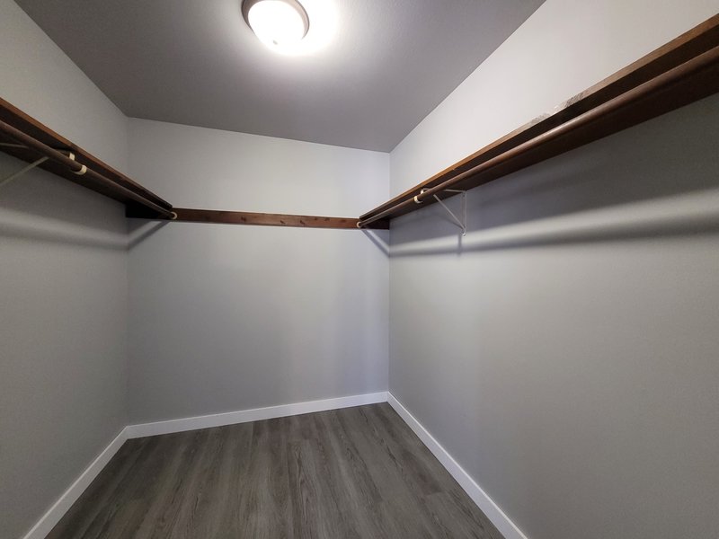 401 South Van Buren Street - 6 property image