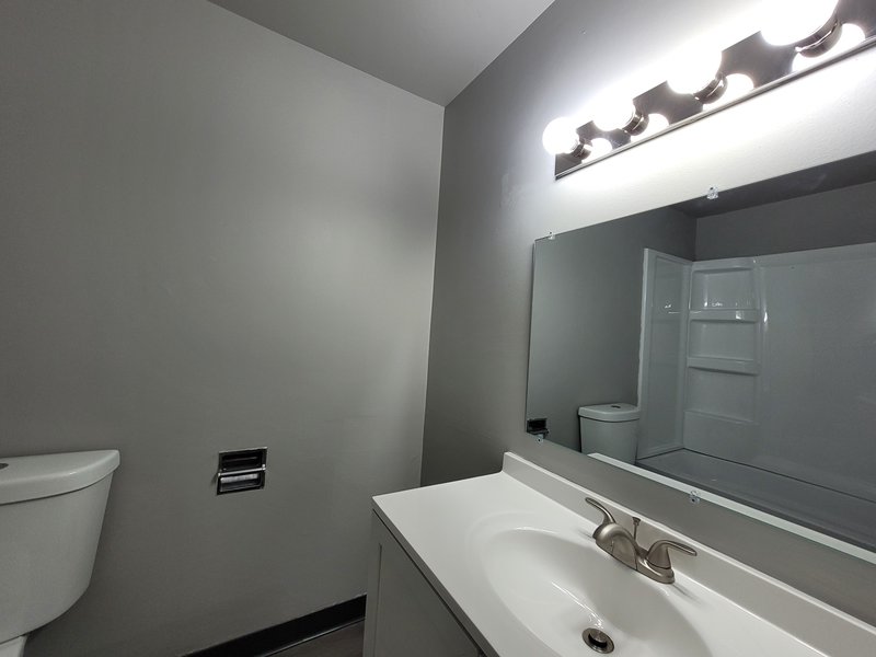 401 South Van Buren Street - 6 property image