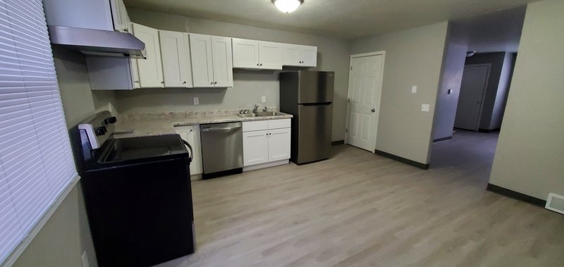 987 7th Street - D property image