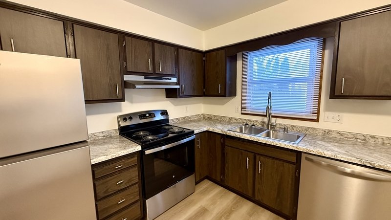 2010/2012 Parkside Drive - 2012 property image