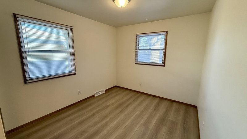 2010/2012 Parkside Drive - 2012 property image