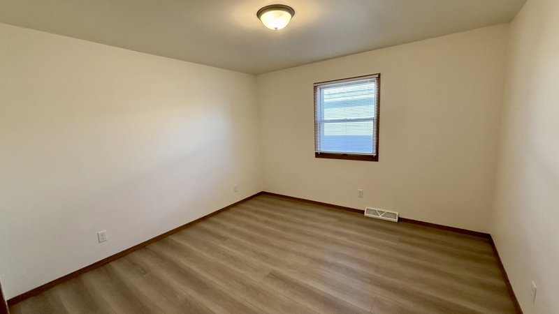 2010/2012 Parkside Drive - 2012 property image