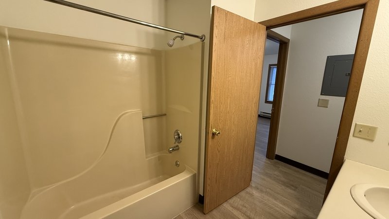 120/130 Memorial Drive - C property image