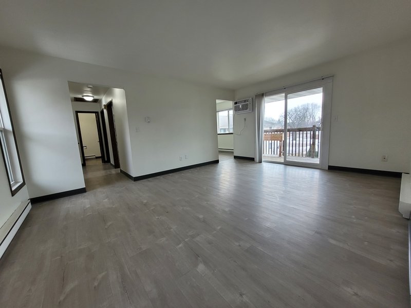 927 Louise Street - 3 property image