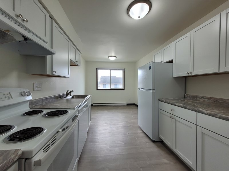 927 Louise Street - 3 property image