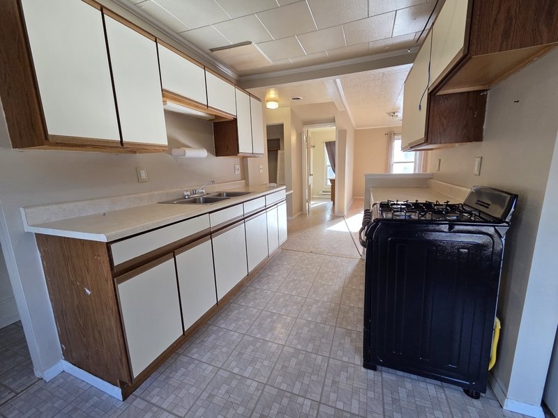 586 Bowen Street/805 E. Parkway Ave. - 805 Parkway - Upper property image