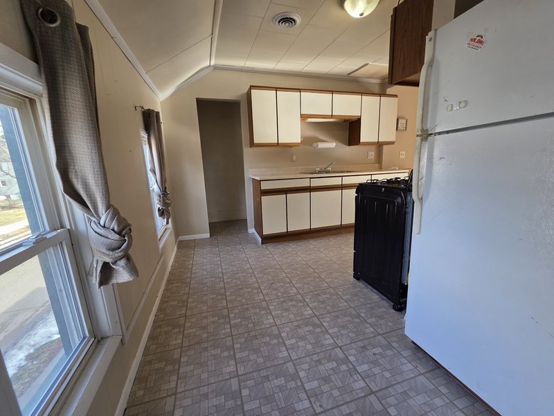 586 Bowen Street/805 E. Parkway Ave. - 805 Parkway - Upper property image