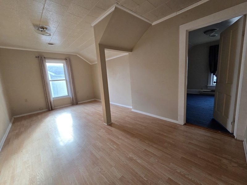 586 Bowen Street/805 E. Parkway Ave. - 805 Parkway - Upper property image