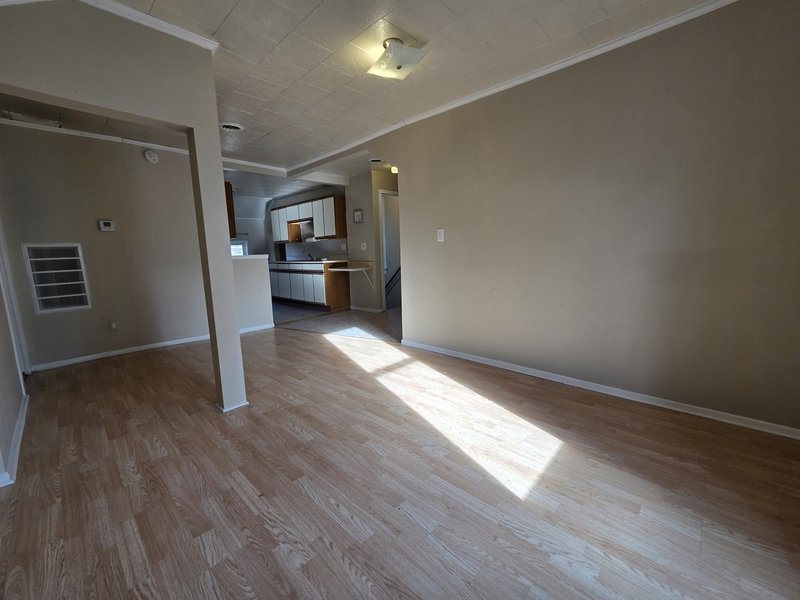 586 Bowen Street/805 E. Parkway Ave. - 805 Parkway - Upper property image