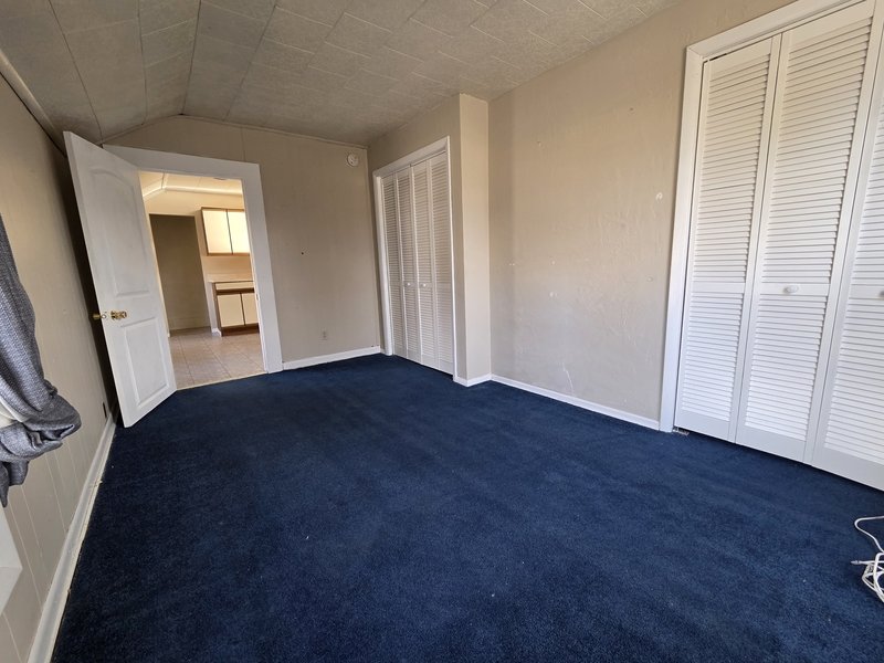 586 Bowen Street/805 E. Parkway Ave. - 805 Parkway - Upper property image