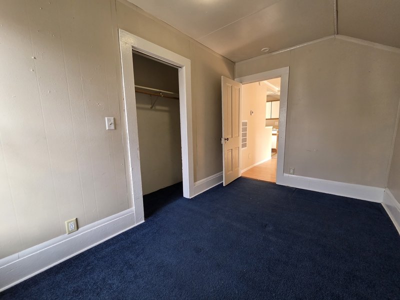 586 Bowen Street/805 E. Parkway Ave. - 805 Parkway - Upper property image