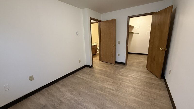 120/130 Memorial Drive - F property image