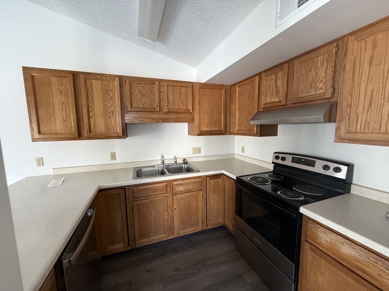 2210 Valley Road property image