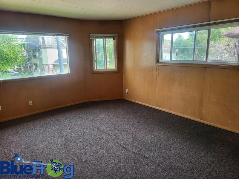 929 Jackson St - Upper property image