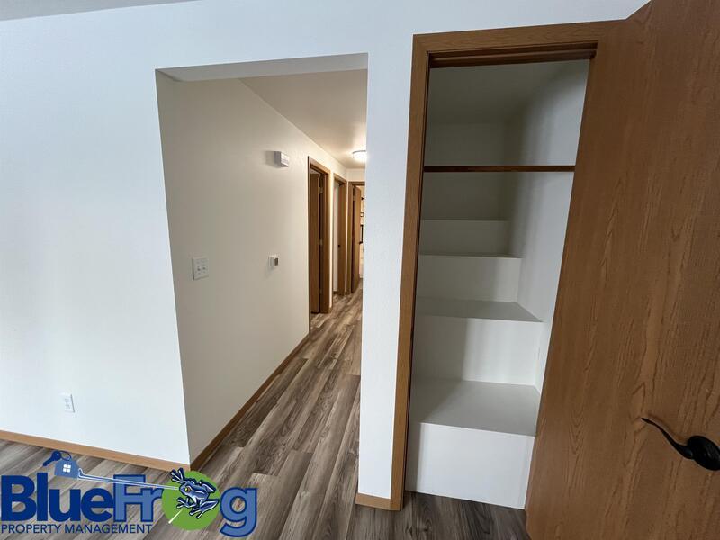 646 Woodlawn Dr property image