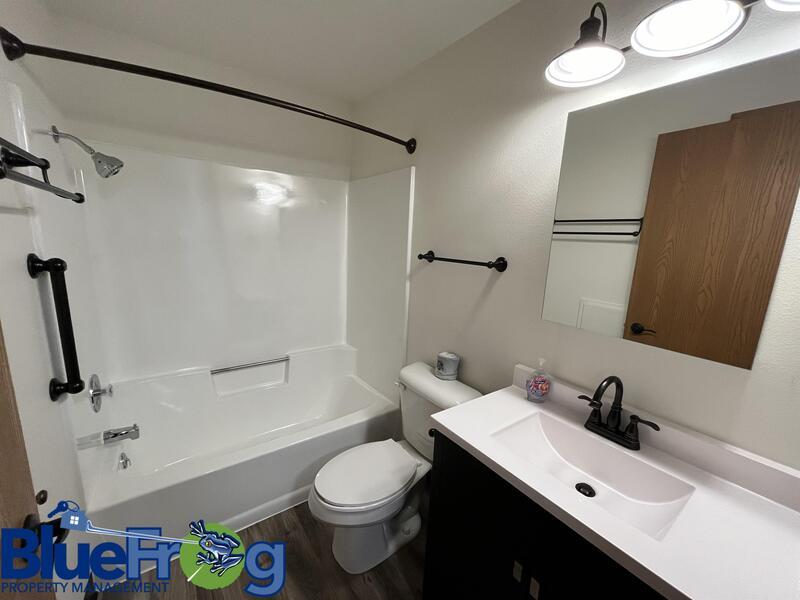 646 Woodlawn Dr property image