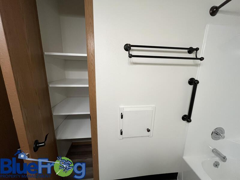 646 Woodlawn Dr property image