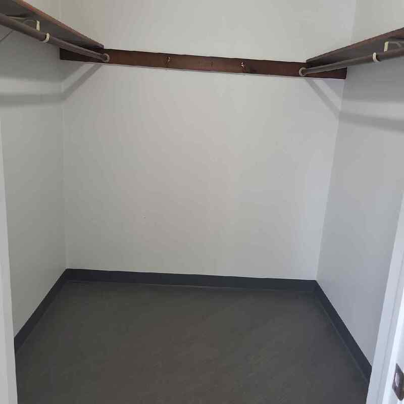 401 South Van Buren Street - 7 property image