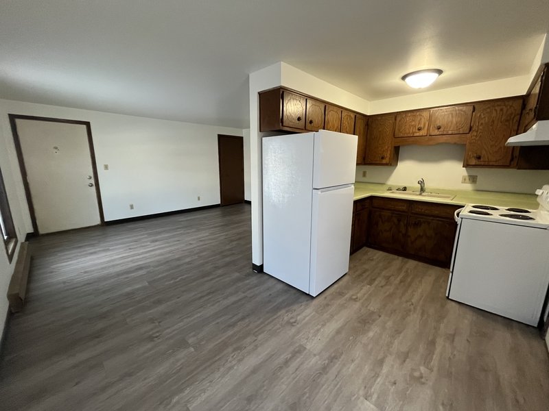 2421 Camelot Boulevard - B property image