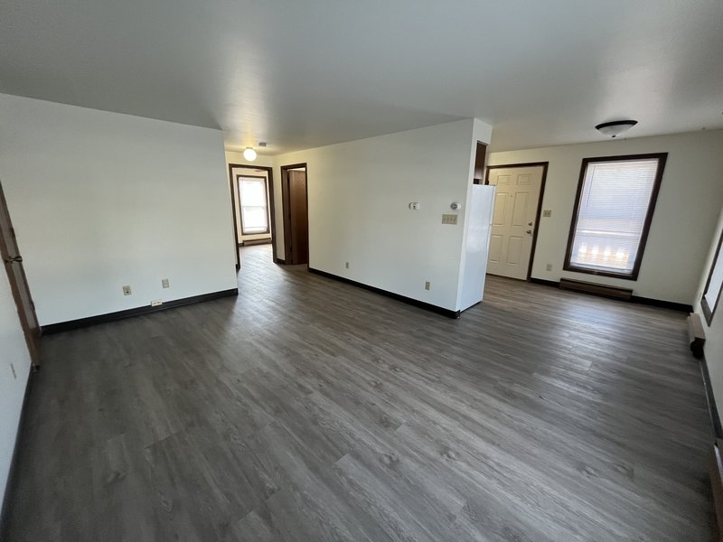 2421 Camelot Boulevard - B property image