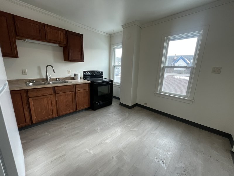 924 N 10th property image