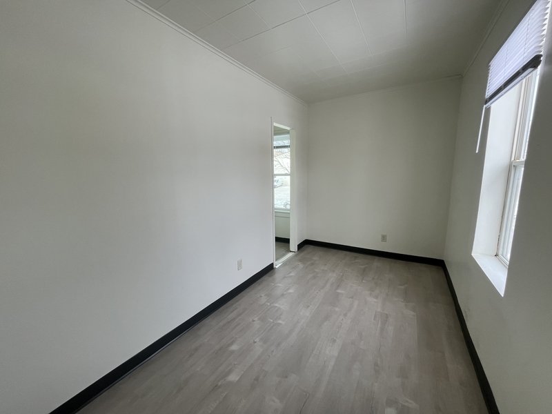 924 N 10th property image