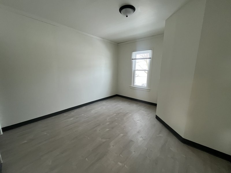 924 N 10th property image