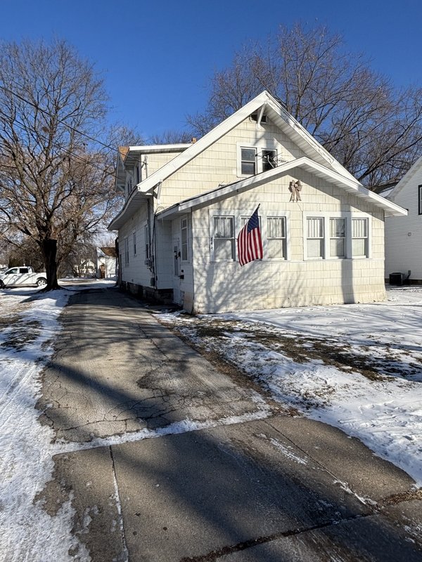 844 3rd Street - 1/2 property image