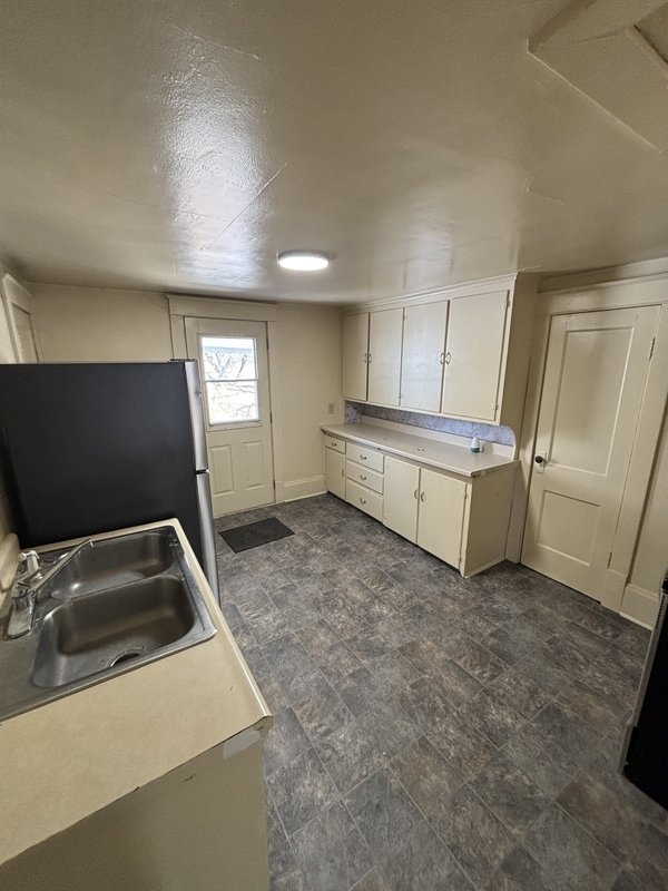 844 3rd Street - 1/2 property image