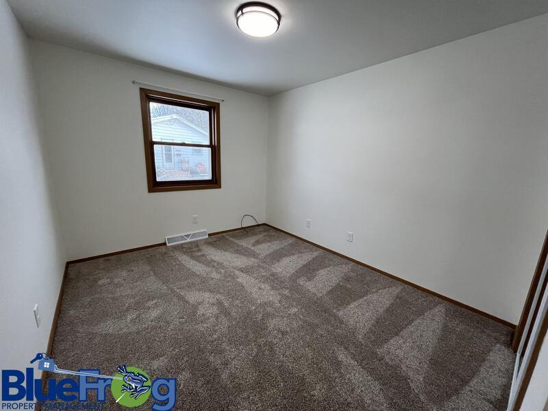 644 Woodlawn Dr property image